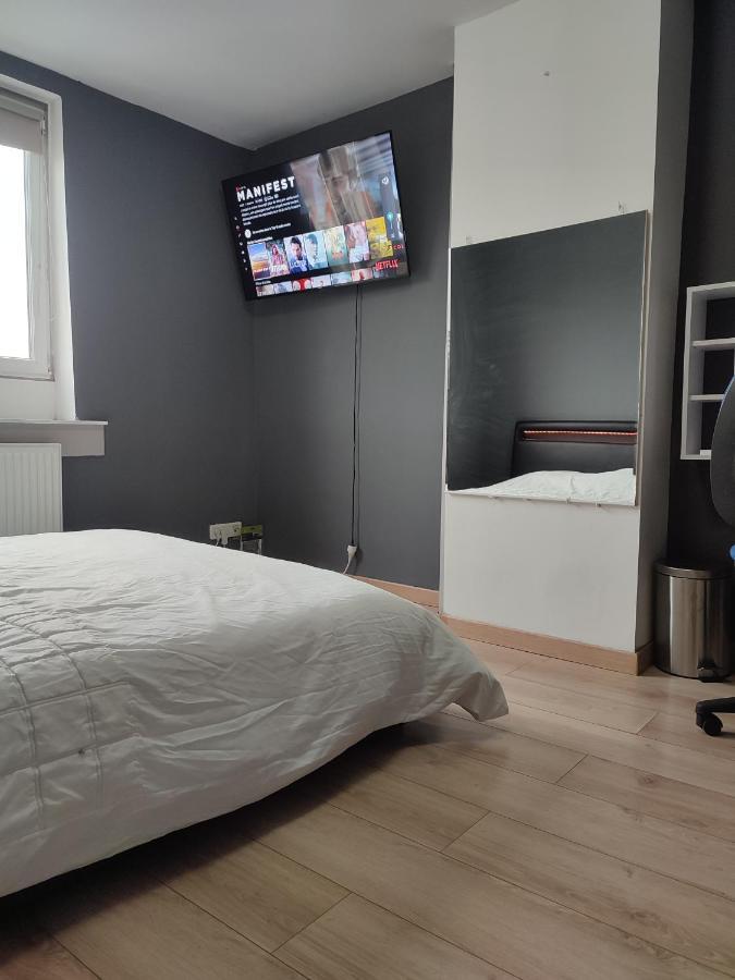 Chambre Prive Dans Une Maison Avec Terrasse Et Jardin Salles De Bain Partagees Apartamento Lille Exterior foto